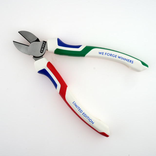 KNIPEX 70 02 160 S8 WE FORGE WINNERS 限量版斜口鉗｜160mm 三色舒適握柄｜德國製