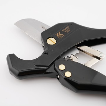 FUJIYA FP42-BG 黑金管材剪刀｜日本製造｜一刀收尾，工地爆好評