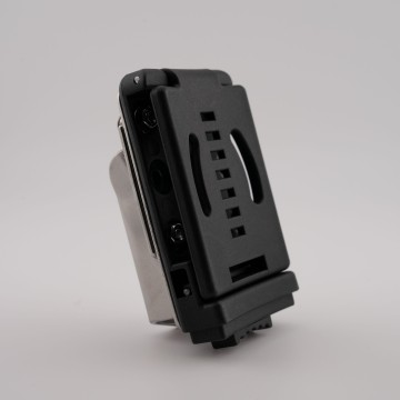 電鑽快扣掛勾｜28mm通用型｜適用Makita/DeWALT/HiKOKI/BOSCH｜防彈跳工具掛架